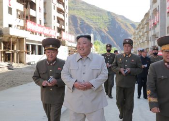 KJU Visits Construction In Komdok