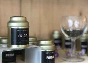 Tea brand Thés Lac Rose donates to breast cancer research with homage tea collection.