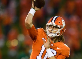 College Football Saturday Morning Reacts: Who will win the National Championship, Alabama/Clemson or the rest of the field?
