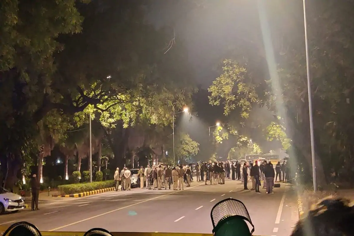 Delhi Blast: Half-burnt Pink Scarf, Energy Drink Can Recovered From Attack Site; Probe Handed Over to NIA